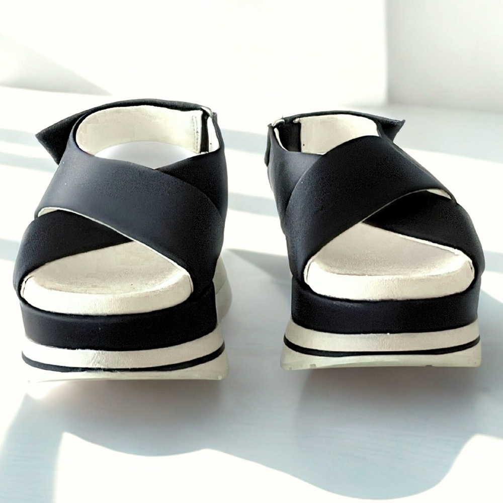 Black and Cream Lightweight Cross-Strap Sandals with Platform Sole, Adjustable - Picture 3 of 7